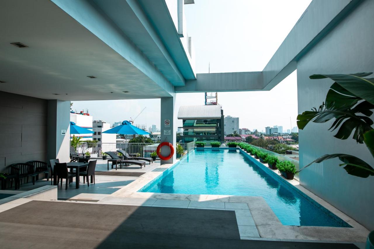 โรงแรม ลูเซนท์ เกซอนซิตี้ ภายนอก รูปภาพ
